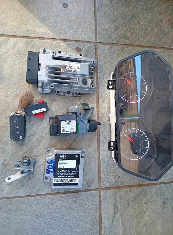 2020 Mahindra Scorpio mhawk 2.2 S6 lock set for sale