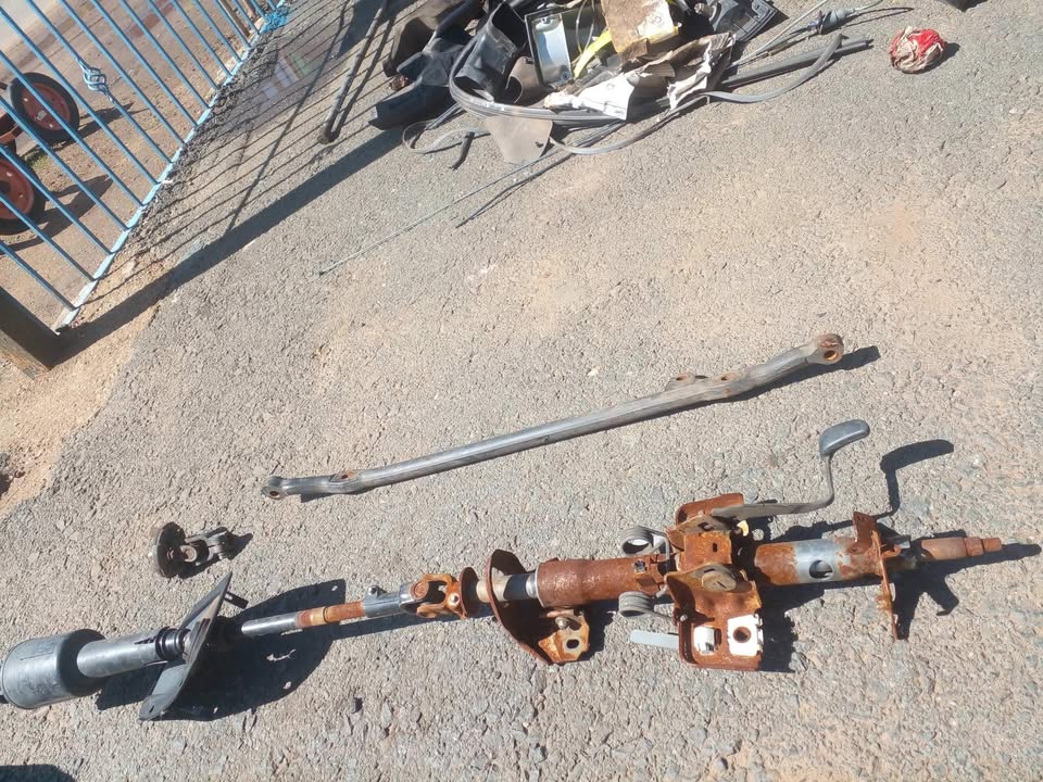 Toyota hilux KZ.TE steering colom n steering rank  ber - Private Seller