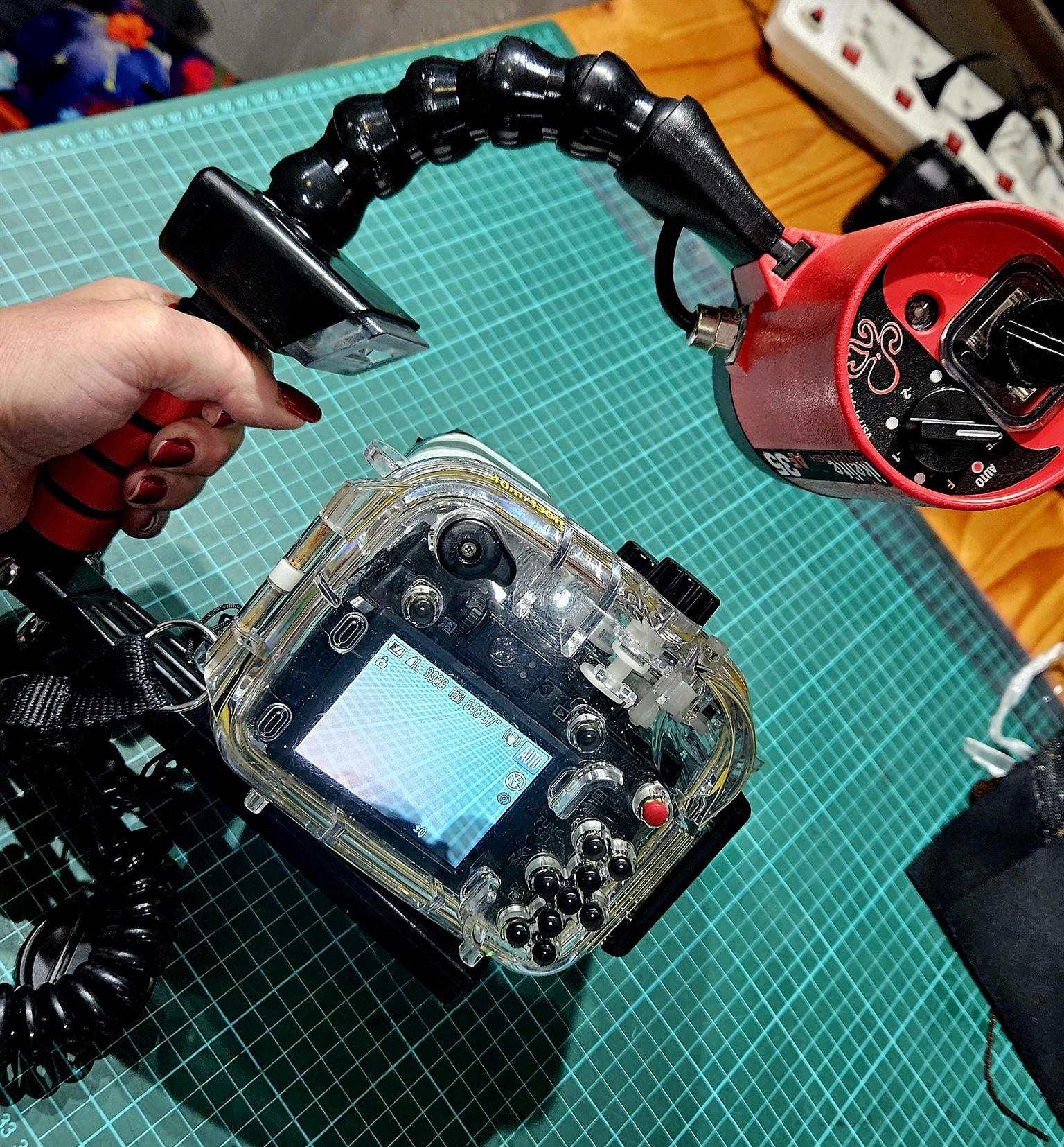 Canon G1X camera with dive housing and ikelite EF35 strobe