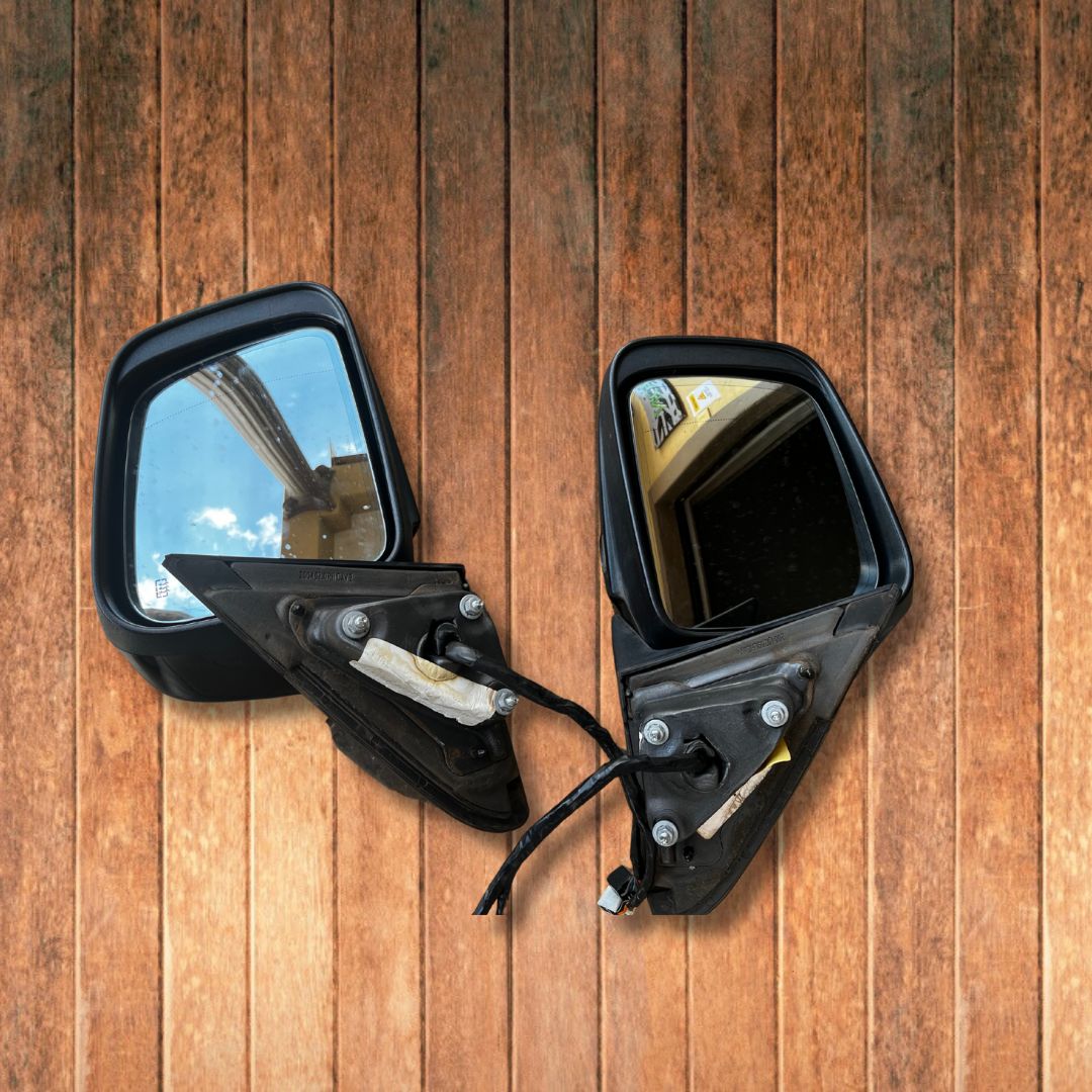 3.6 Jeep Grand Cherokee Wk2 Side Mirrors - Private Seller 3.6 Jeep Grand Cherokee Wk2 Side Mirrors - Private Seller