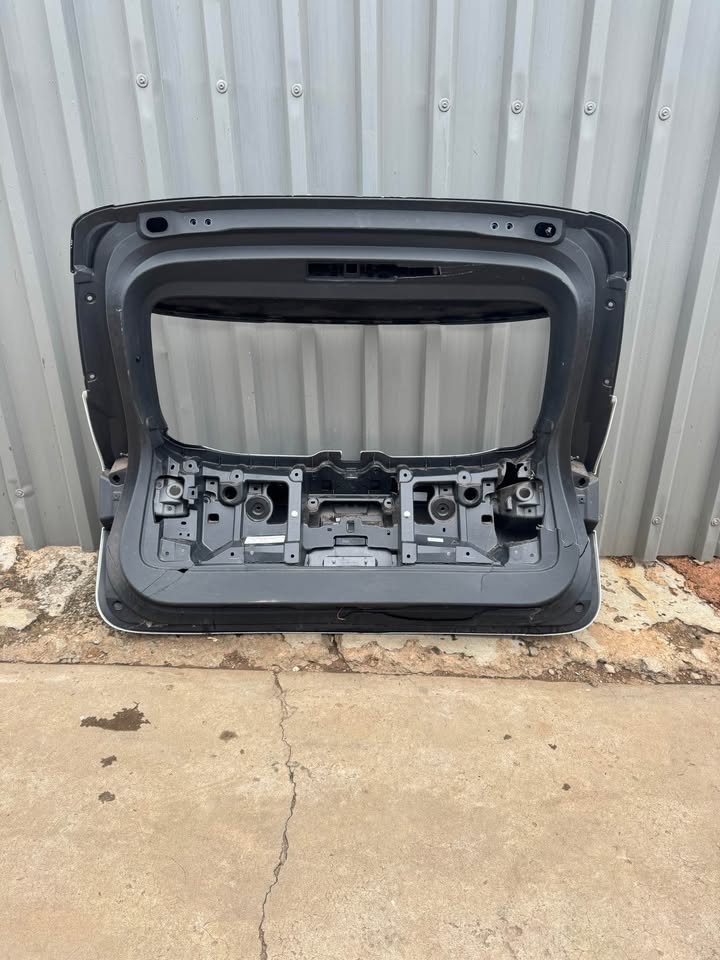 Nissan Qashqai J12 Boot Tailgate - Private Seller Nissan Qashqai J12 Boot Tailgate - Private Seller