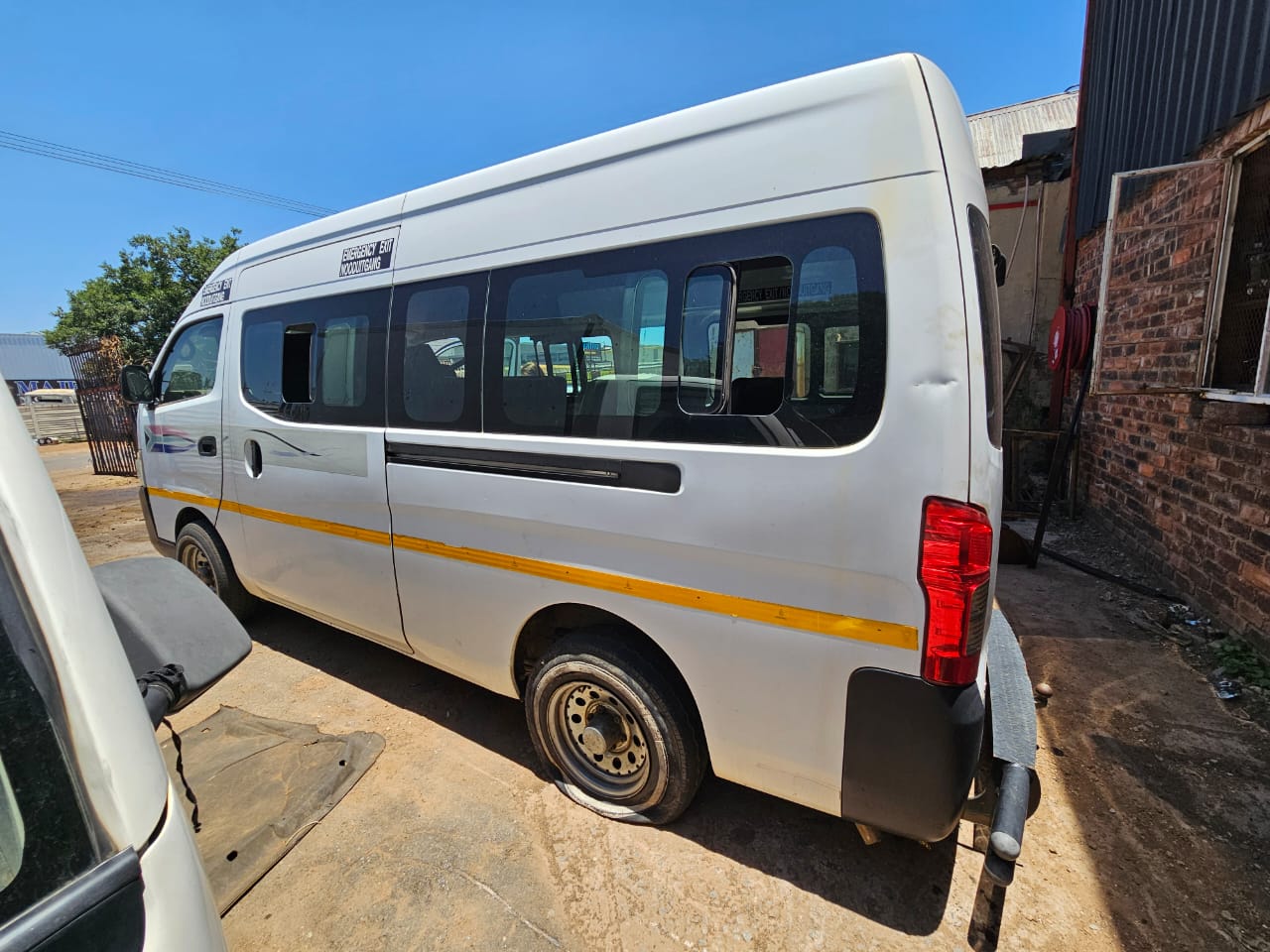 Nissan NV350 2.5 2017 petrol manual stripping for used spares