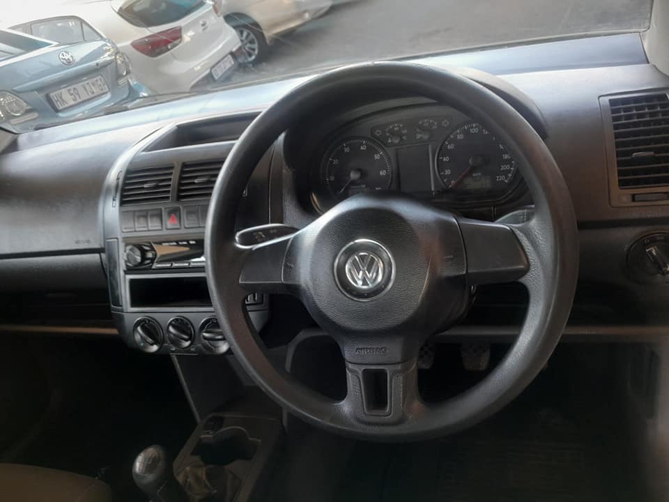 2013 VW POLO VIVO 1.6 HATCHBACK MANUAL