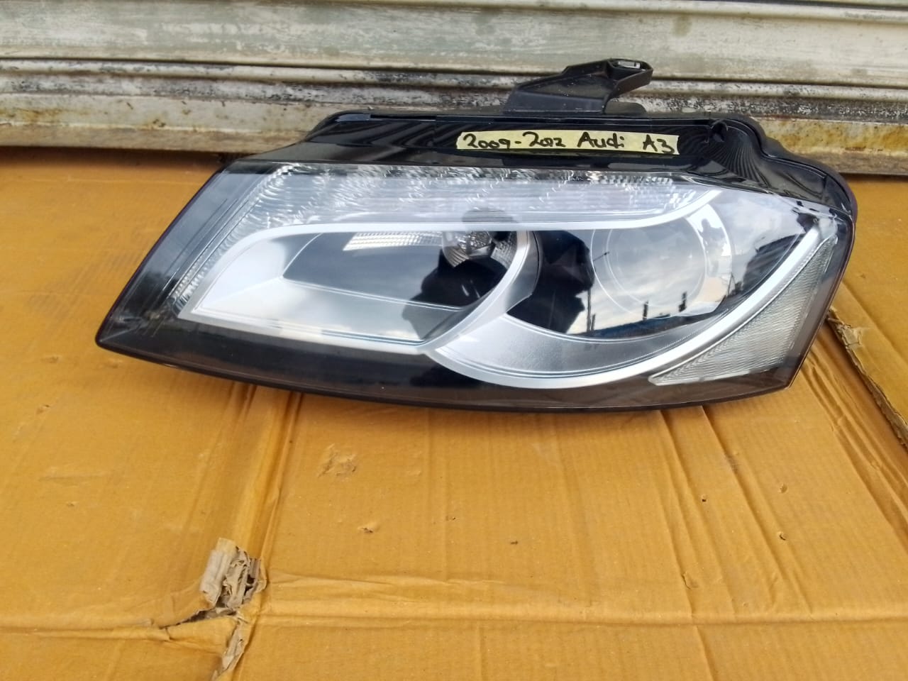 (2009-2013) AUDI A3 LHS XENON HEADLIGHT FOR SALE. - Private Seller (2009-2013) AUDI A3 LHS XENON HEADLIGHT FOR SALE. - Private Seller