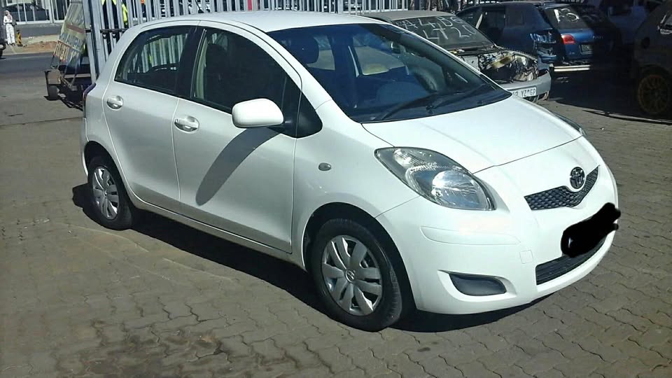 2009 TOYOTA YARIS HATCHBACK BLACK