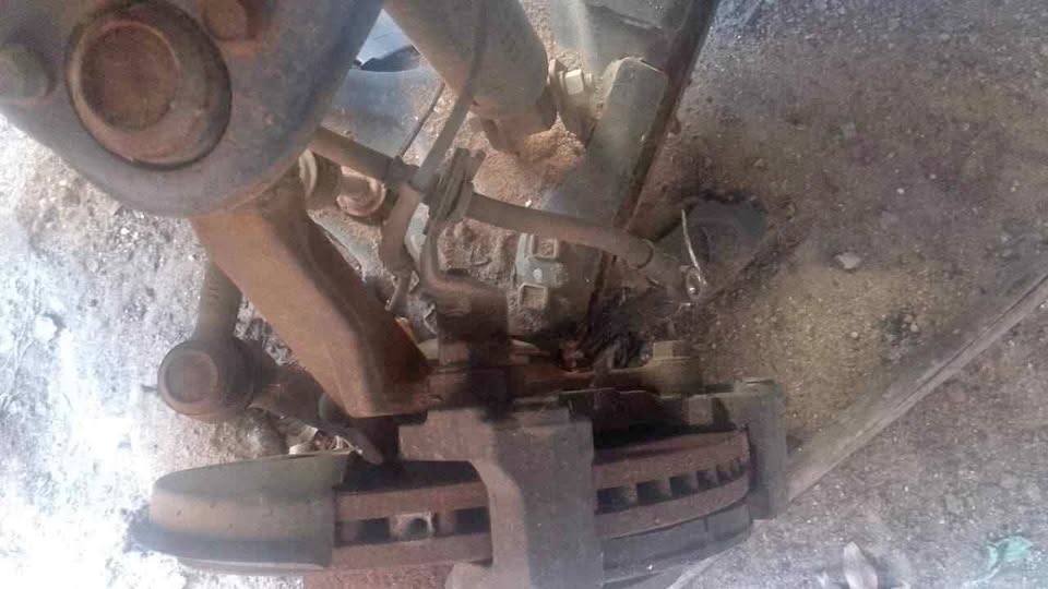 Mazda BT-50 LF stub axle
