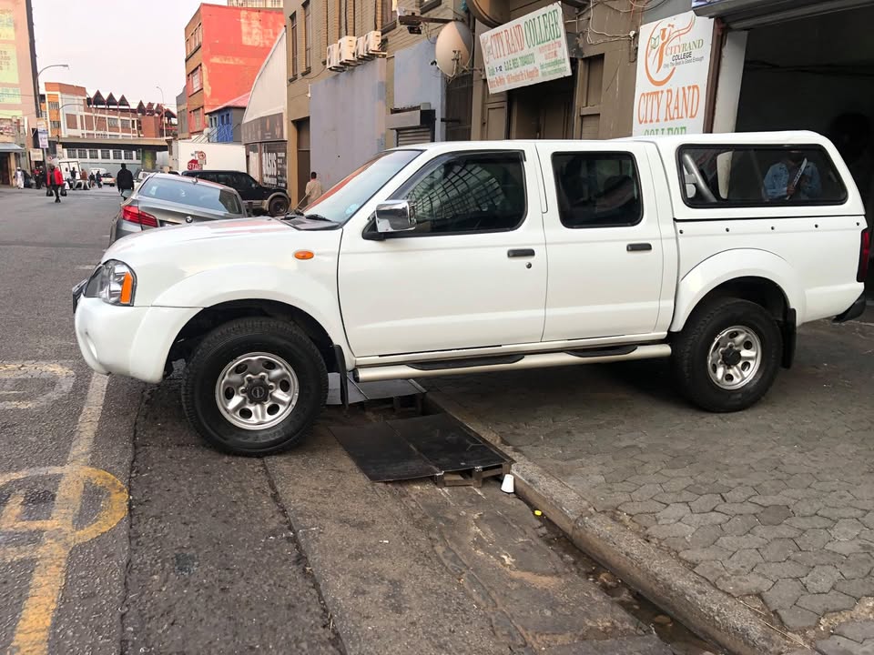 2012 Nissan np300 2.0 hardbody