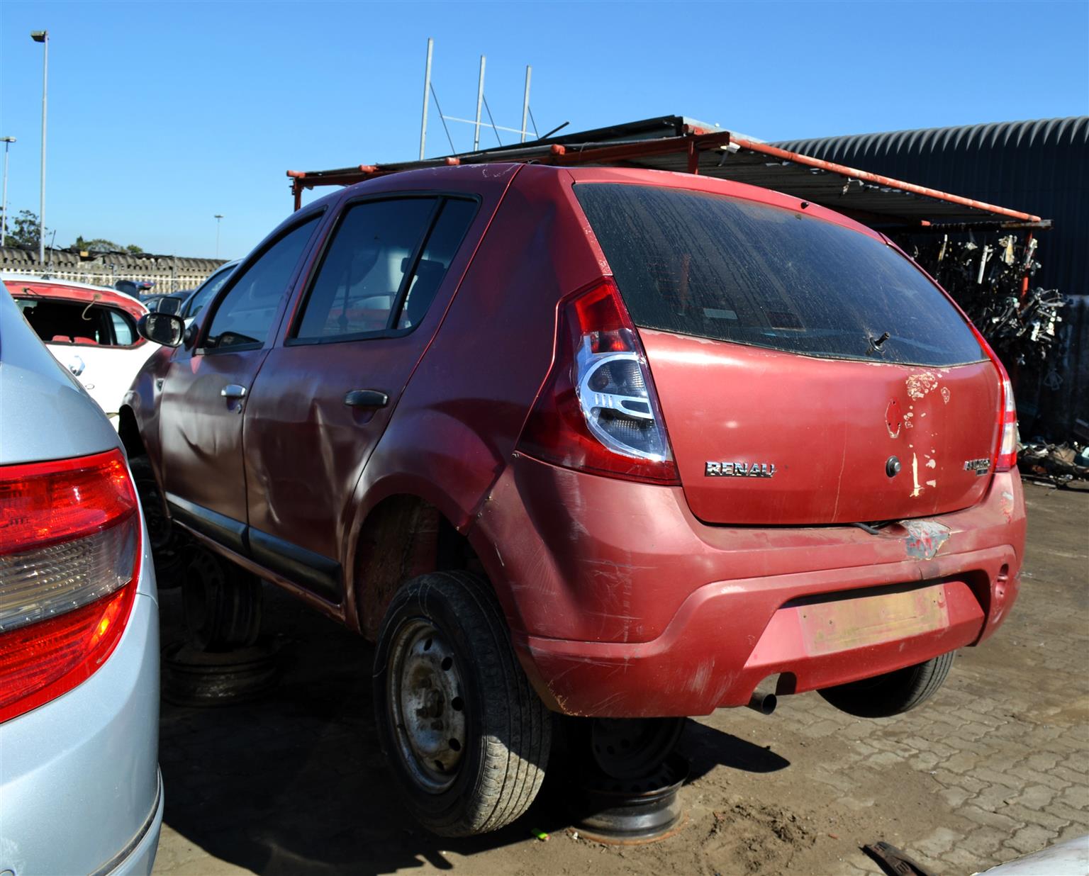 Renault Sandero 1.6 8V - Available for Spares