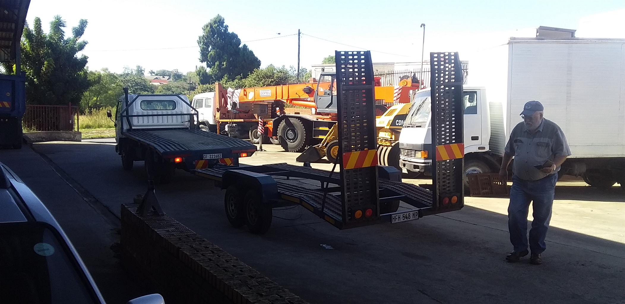 2002 NISSAN DIESEL UD40 WITH VEHICLE CARRIA BODY & TRAILER | Junk Mail ...