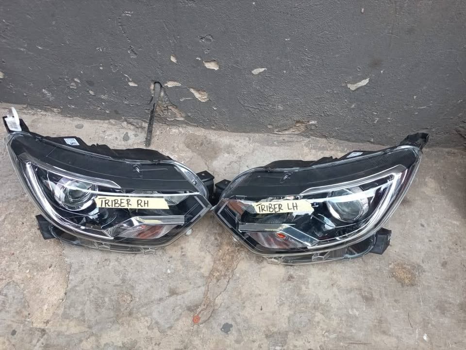 Renault Triber Headlight Right & Left - Private Seller Renault Triber Headlight Right & Left - Private Seller
