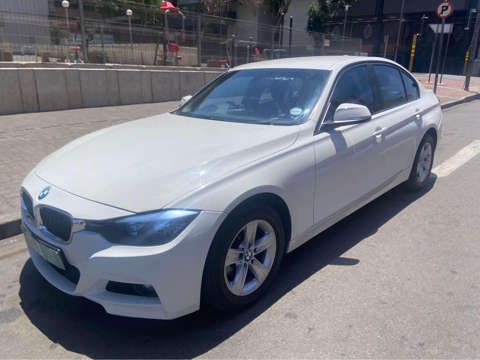 2013 BMW F30 320i 95000km