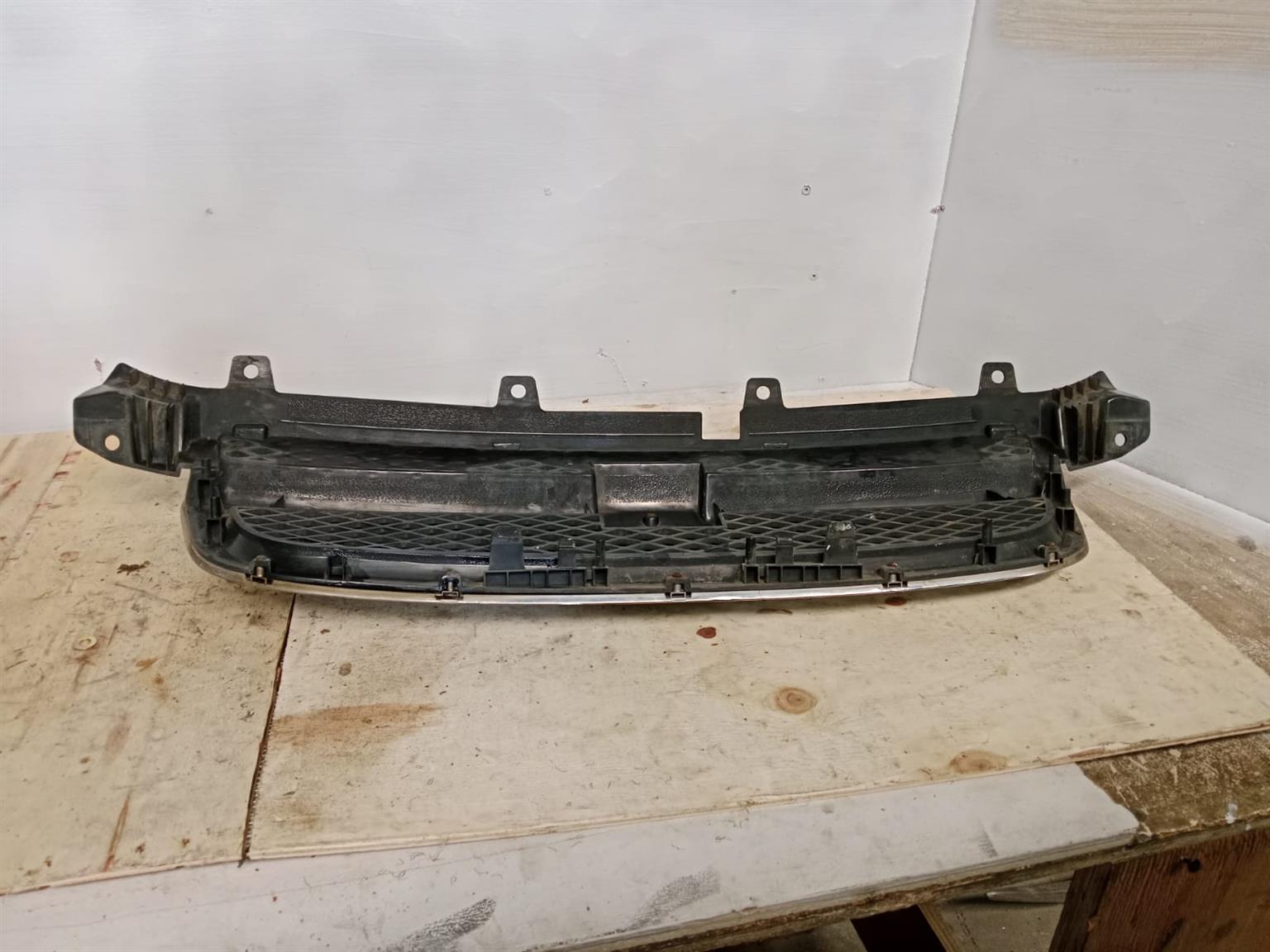 Chev Aveo 1.6L Front Grille - Private Seller