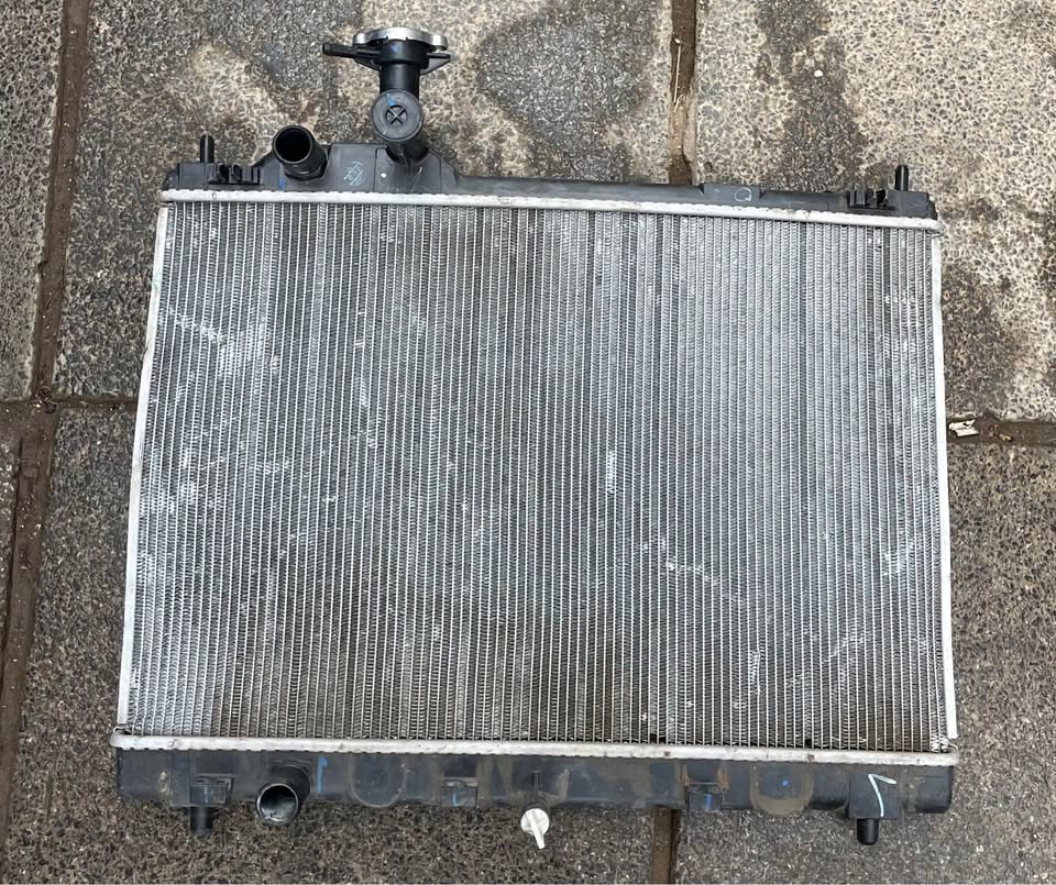 SUZUKI SWIFT RADIATOR - Private Seller SUZUKI SWIFT RADIATOR - Private Seller