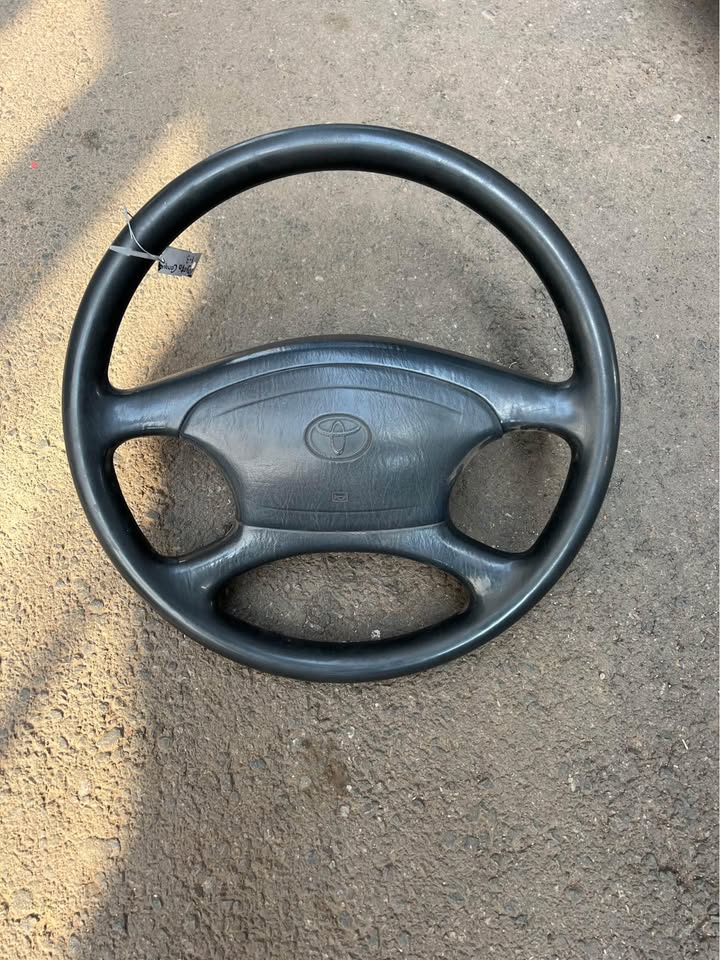 Toyota Conquest steering wheel call or whatsapp or - Private Seller Toyota Conquest steering wheel call or whatsapp or - Private Seller