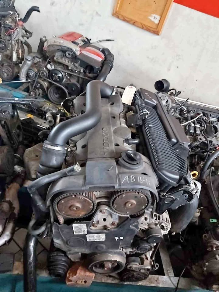 FORD/VOLVO 2.5 PLASTIC INTAKE B5254T ENGINE FOR SALE - Private Seller FORD/VOLVO 2.5 PLASTIC INTAKE B5254T ENGINE FOR SALE - Private Seller