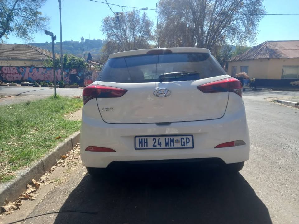 2015 Hyundai i20 1.2 Petrol, Manuel, White, 87000kms