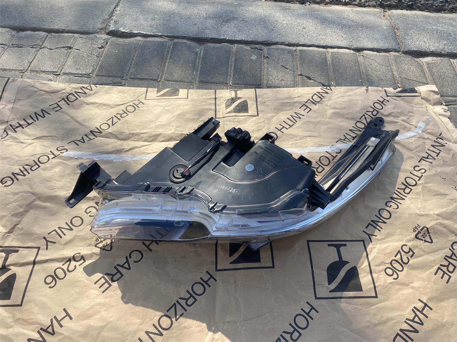 2018 TOYOTA FORTUNER GD-6 HALOGEN HEADLIGHT RIGHT SIDE FOR SALE