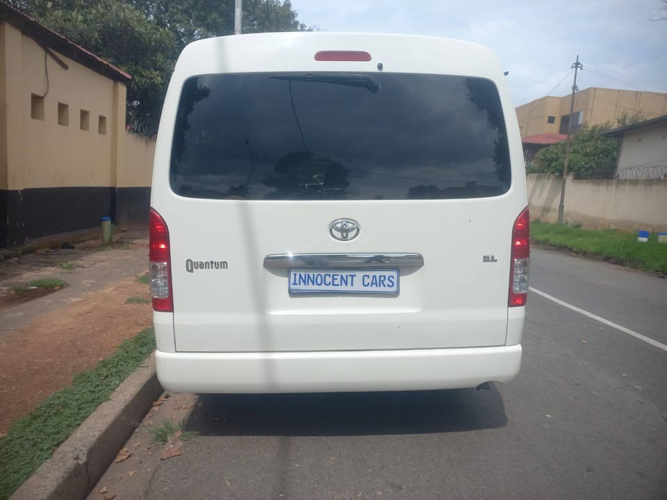 Toyota QUANTUM 2.7 GL PETROL, Manual, Color White, 10 seaters, Mileage 176000kms