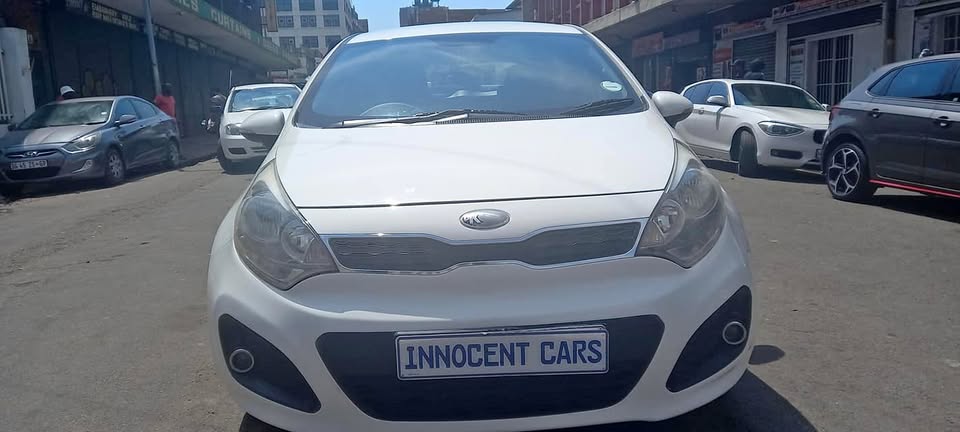 USED 2015 KIA RIO 1.4 TEC, MANUAL TRANSMISSION, WHITE COLOUR, 105000KM USED 2015 KIA RIO 1.4 TEC, MANUAL TRANSMISSION, WHITE COLOUR, 105000KM