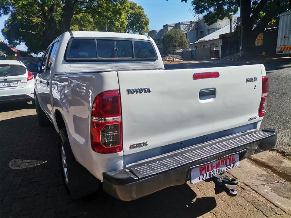 2010 TOYOTA HILUX 2.5D4D 4X4 DOUBLE CAB MANUAL