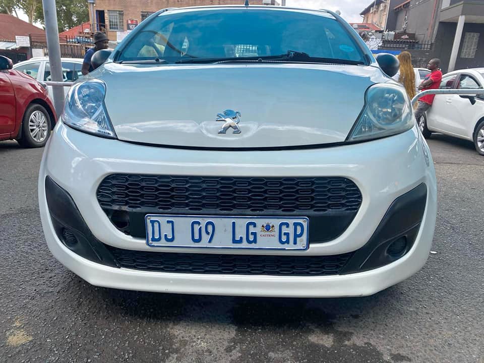 2014  PEUGEOT 107 1.0 MANUAL 2014  PEUGEOT 107 1.0 MANUAL