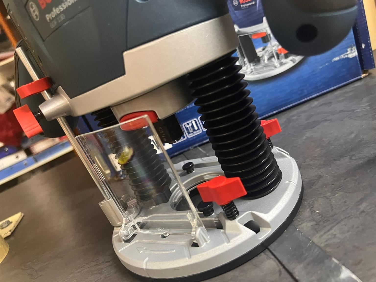 Junk Routers Bosch Professional Plunge Router 130w | Junk Mail