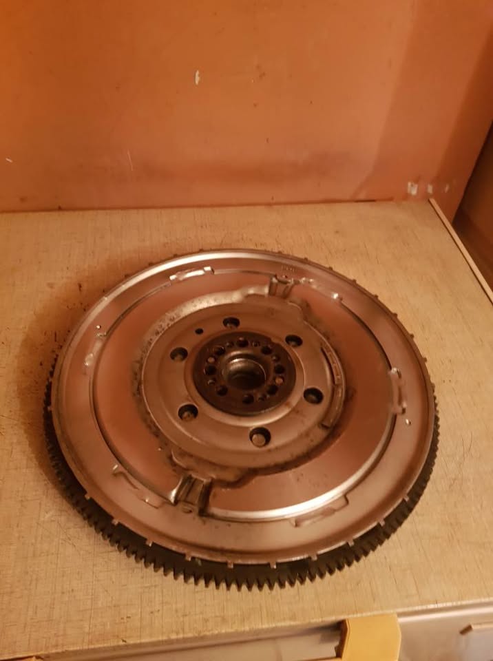 NISSAN NAVARA DUEL MASS FLYWHEEL FORSALE