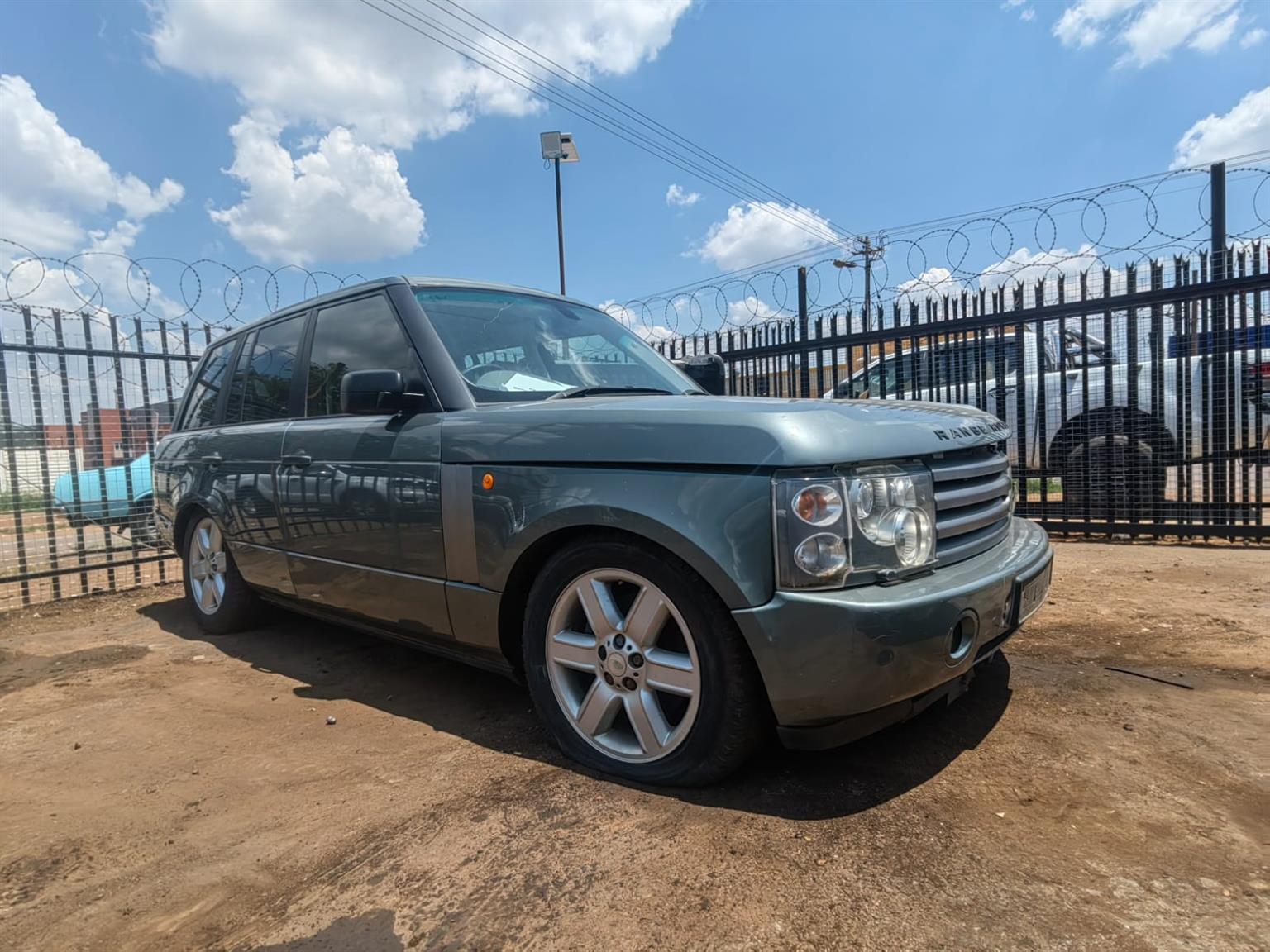 Land Rover Range Rover Big body 2006 4.4 petrol automatic stripping for spares