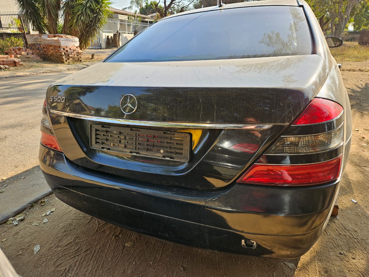 Mercedes Benz S500 W221 preface stripping used parts and spares for sale.