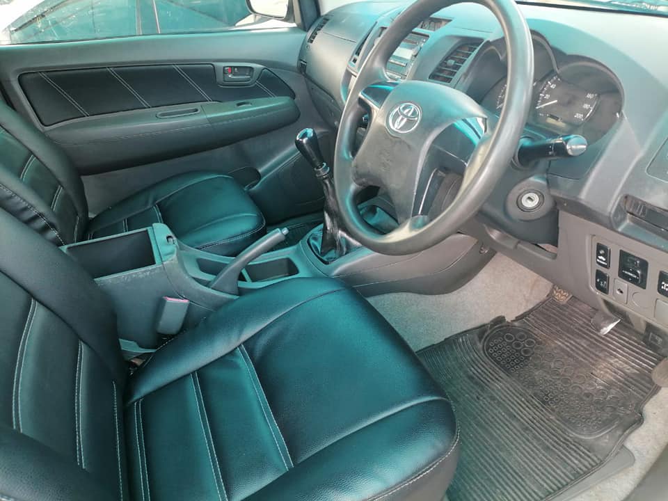2013 TOYOTA HILUX 2.5 D4D SINGLE CAB MANUAL