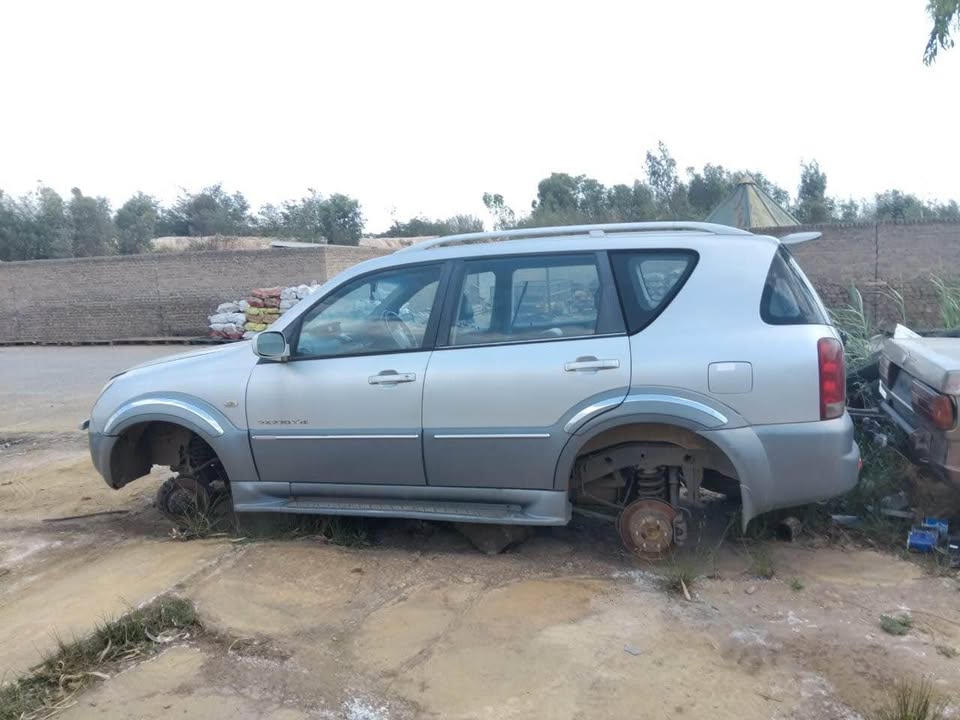 ssangyong rexton 270xdi stripping for spare parts - Private Seller ssangyong rexton 270xdi stripping for spare parts - Private Seller