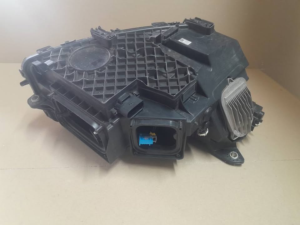 2015-2018 MERCEDES BENZ GLC W253 LEFT SIDE HEADLIGHT FOR SALE