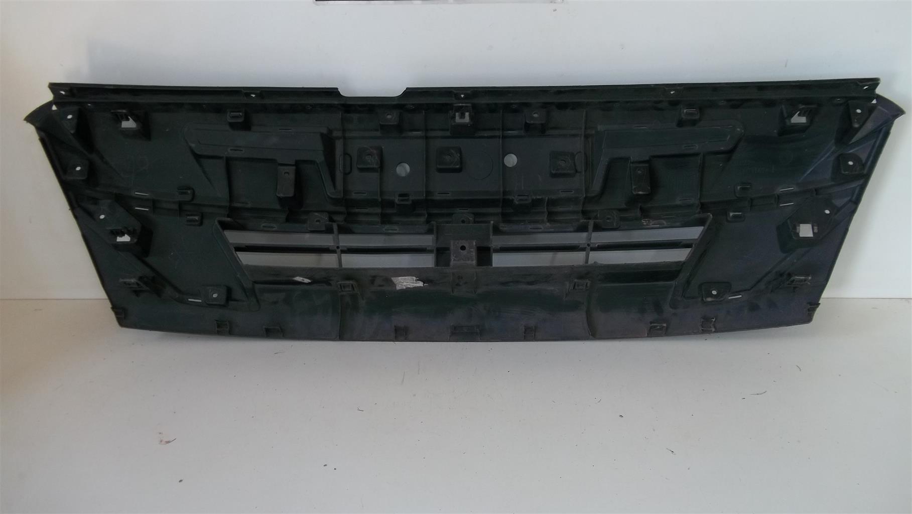 Isuzu D-Max grille - Private Seller Isuzu D-Max grille - Private Seller