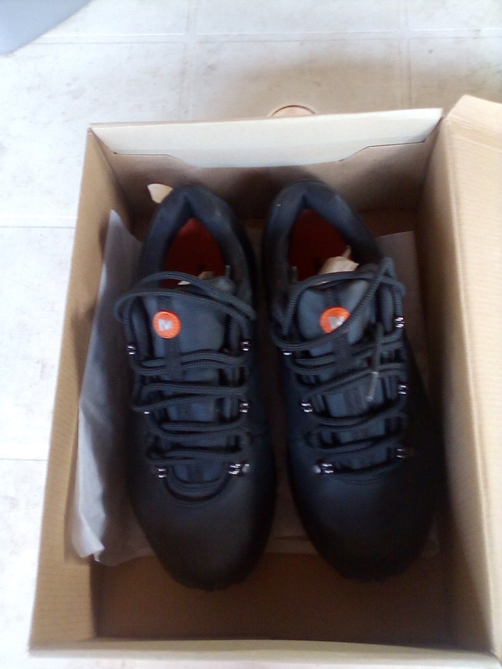 mens walking boots size 7