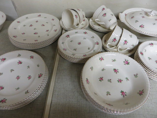 Royal Old English Dinner set