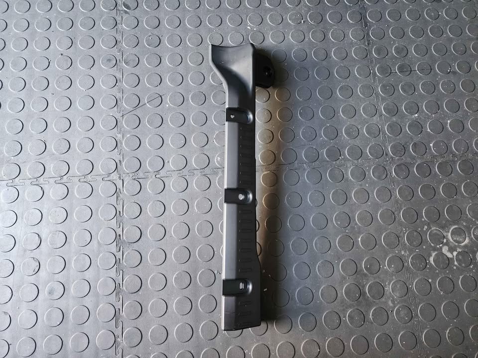 FORD RANGER T6 REAR BIN MOULD TRIM- OEM RIGHT SIDE