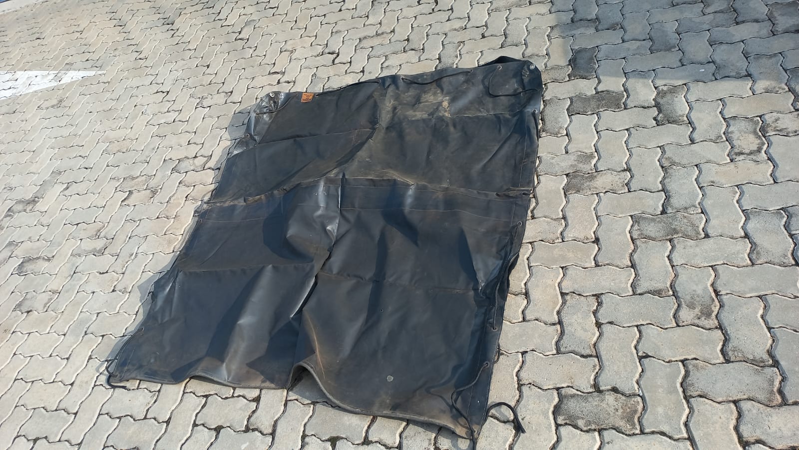 Ford Bantam Tonneau Cover (2007) - Private Seller Ford Bantam Tonneau Cover (2007) - Private Seller
