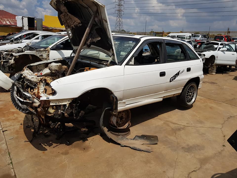 Opel Astra kadett 2.0 stripping for spares - Private Seller Opel Astra kadett 2.0 stripping for spares - Private Seller