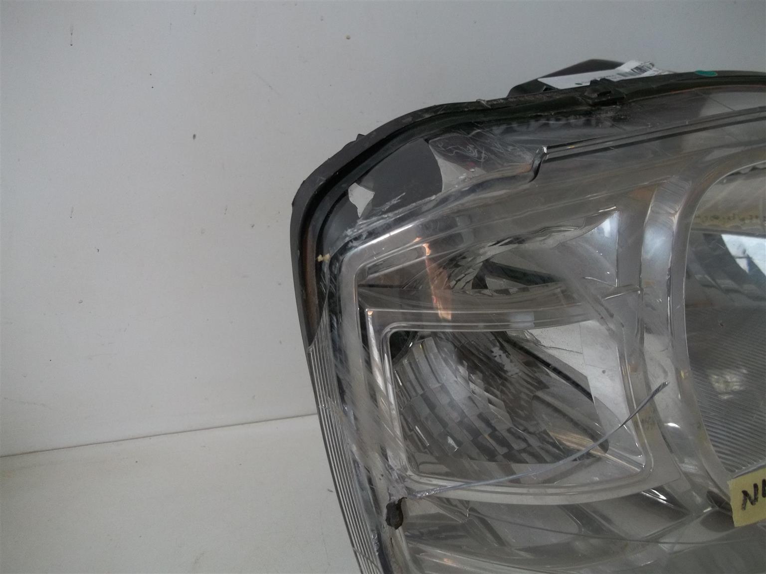 Nissan NP200 '08+ right headlight - Private Seller Nissan NP200 '08+ right headlight - Private Seller