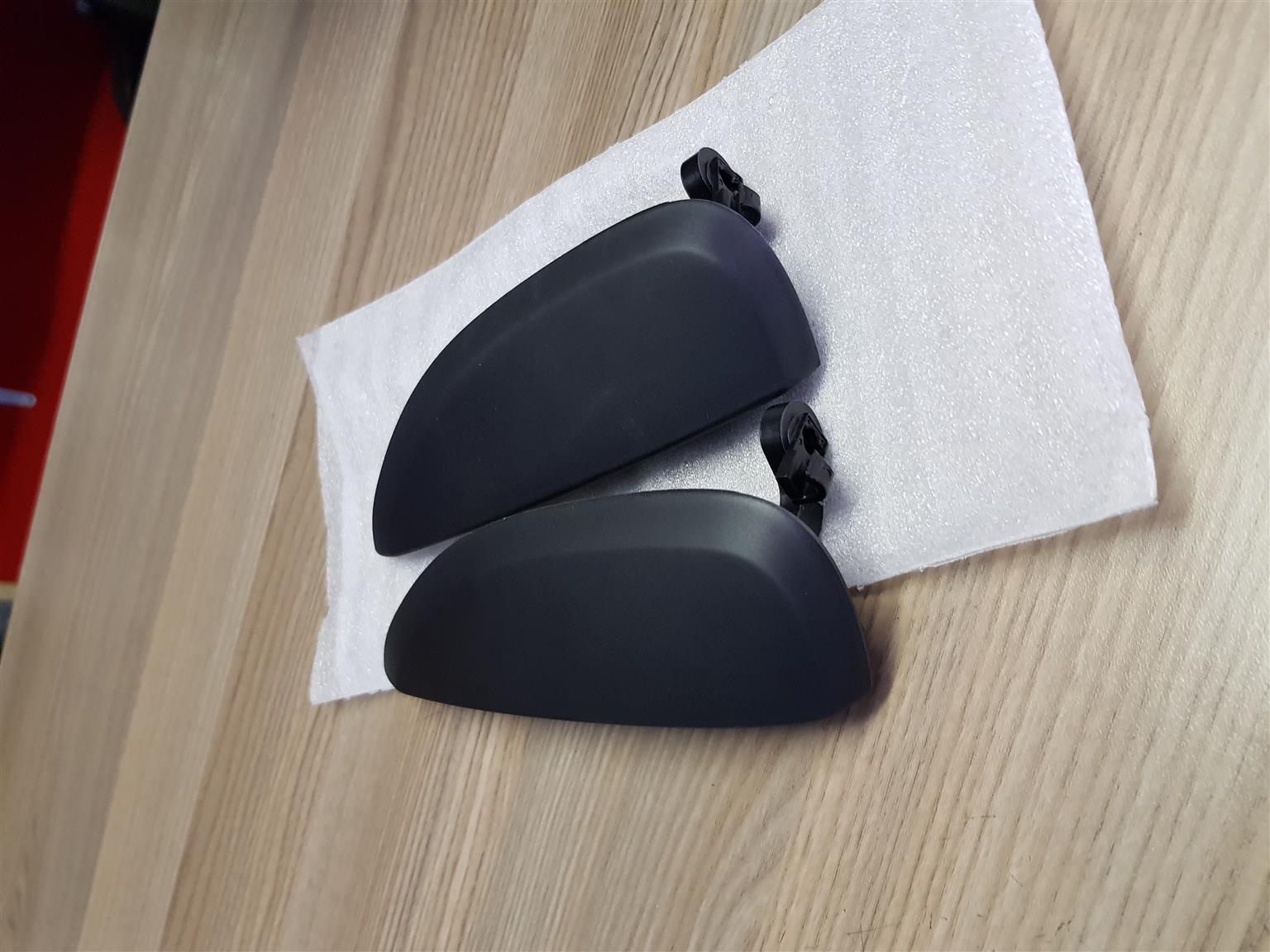 2018 RENUALT KWID DOOR HANDLE BRAND NEW AVAILABLE FOR SALE - Private Seller 2018 RENUALT KWID DOOR HANDLE BRAND NEW AVAILABLE FOR SALE - Private Seller