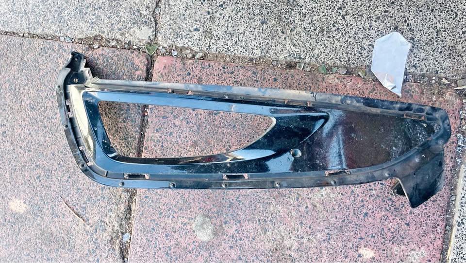Hyundai Tucson fog light cover - Private Seller Hyundai Tucson fog light cover - Private Seller