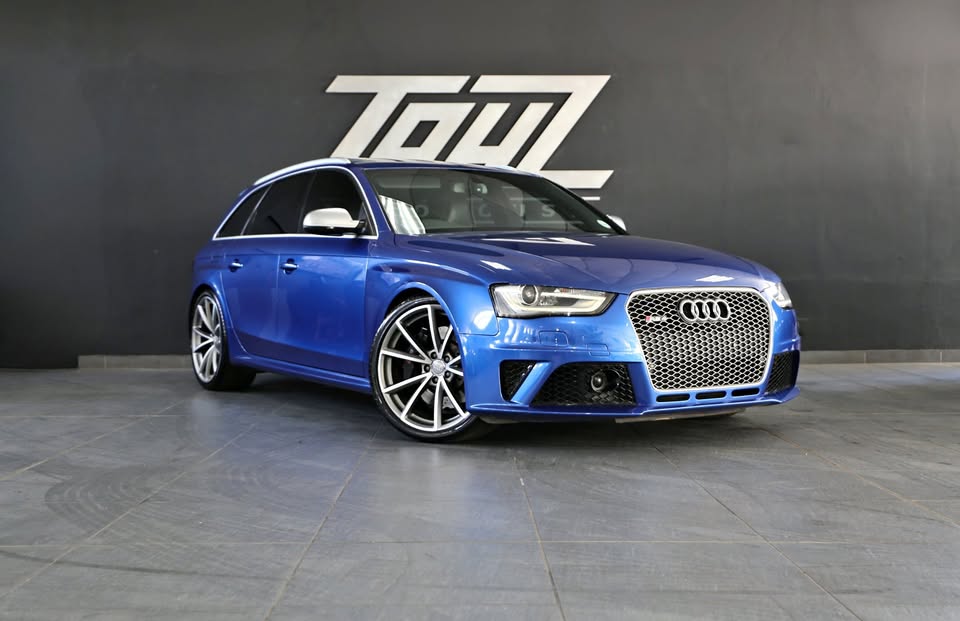 2013 Audi  RS4 Avant Quattro Tiptronic 2013 Audi  RS4 Avant Quattro Tiptronic