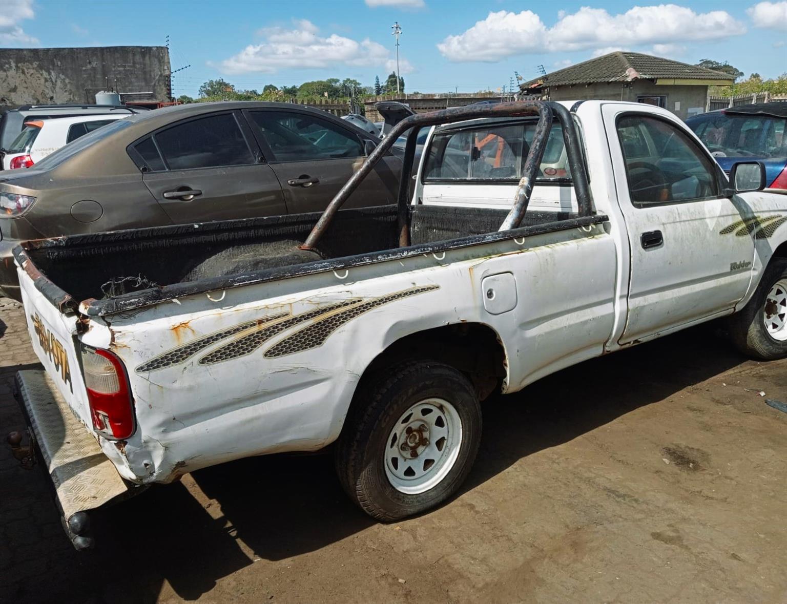2002 Toyota Hilux 2.4D - Stripping for Spares