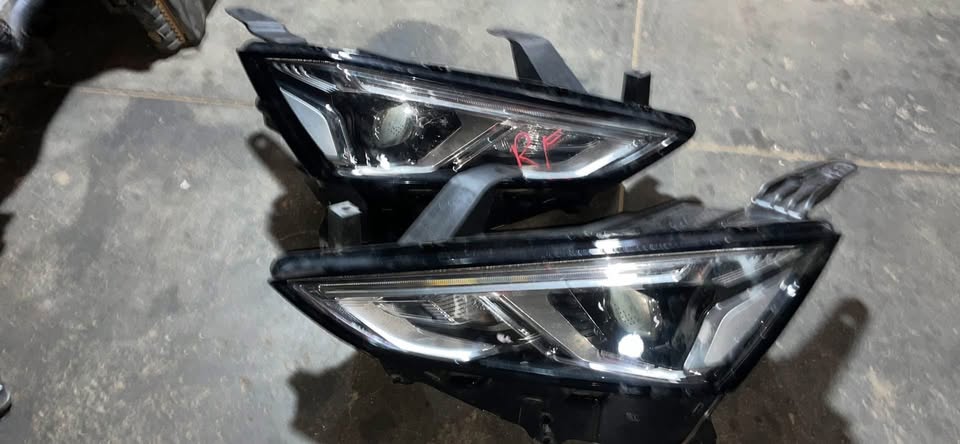 Isuzu MU-X headlights - Private Seller Isuzu MU-X headlights - Private Seller