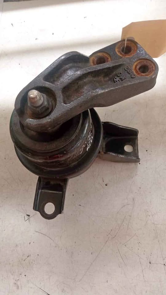 Hyundai i20 rhs engine mounting - Private Seller Hyundai i20 rhs engine mounting - Private Seller