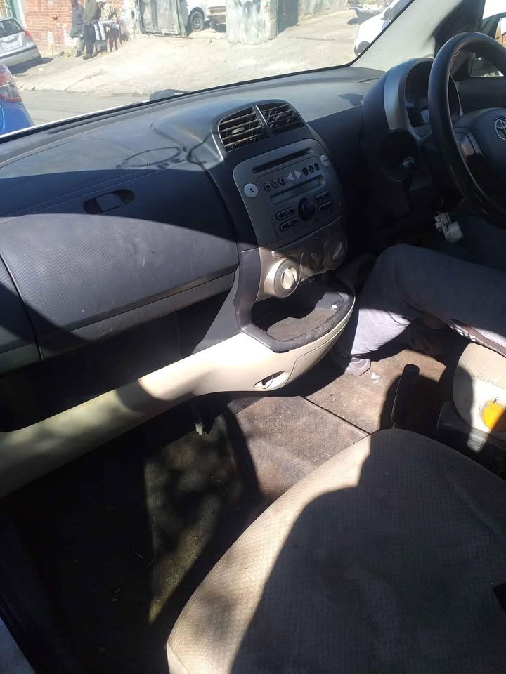 Daihatsu sirion Stripping
