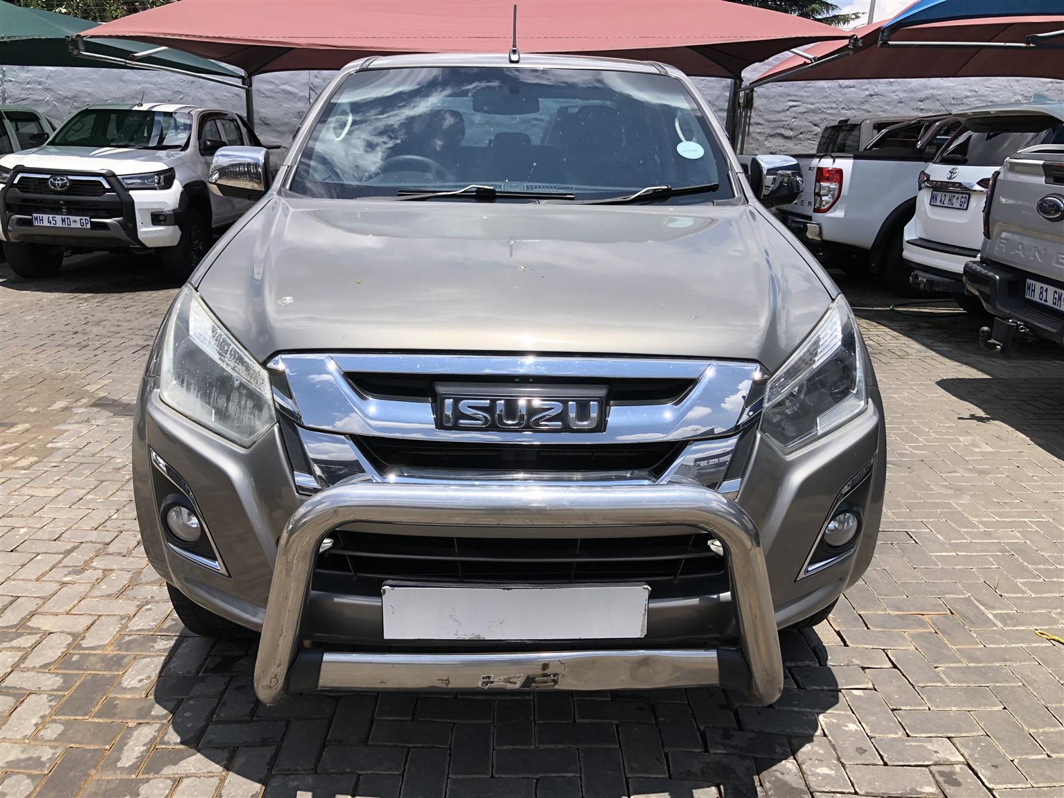 Used 2017 Isuzu D-Max 300 3.0TD double cab LX auto - Private Seller