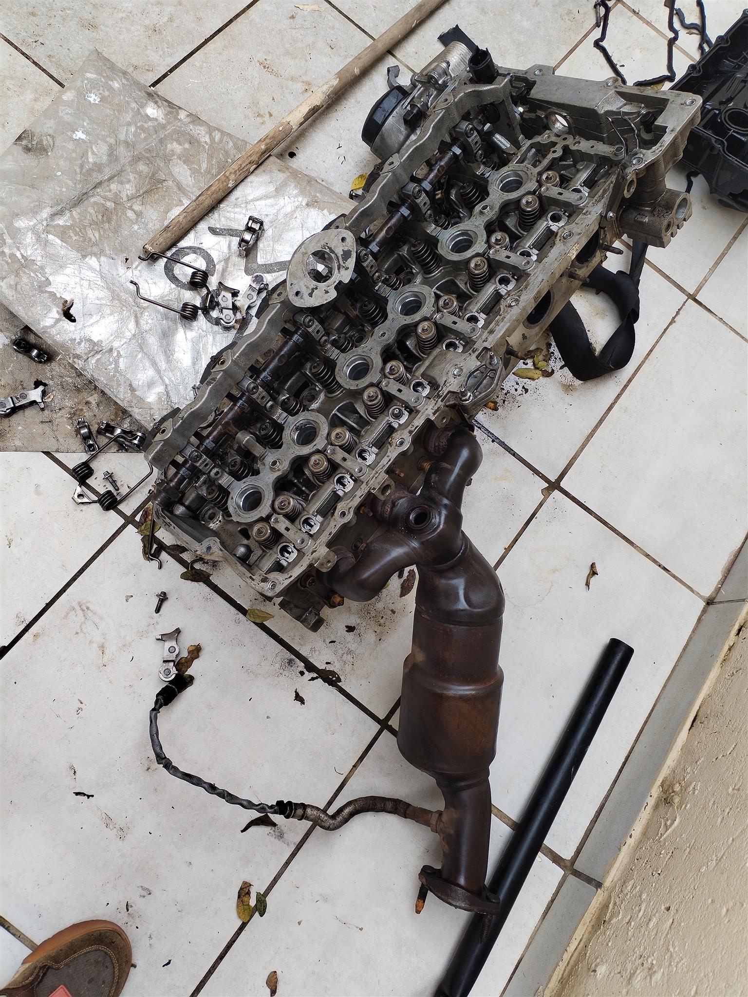 Cylinder head BMW 325i E90 - Private Seller