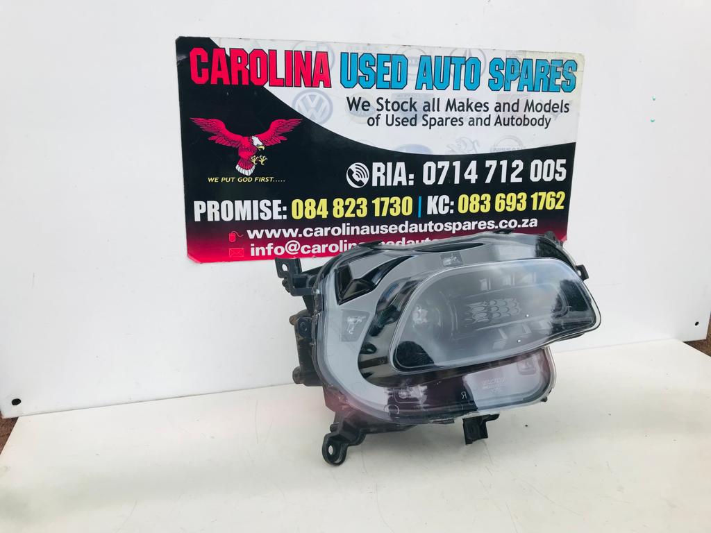Jeep Cherokee right side xenon headlight - Private Seller Jeep Cherokee right side xenon headlight - Private Seller