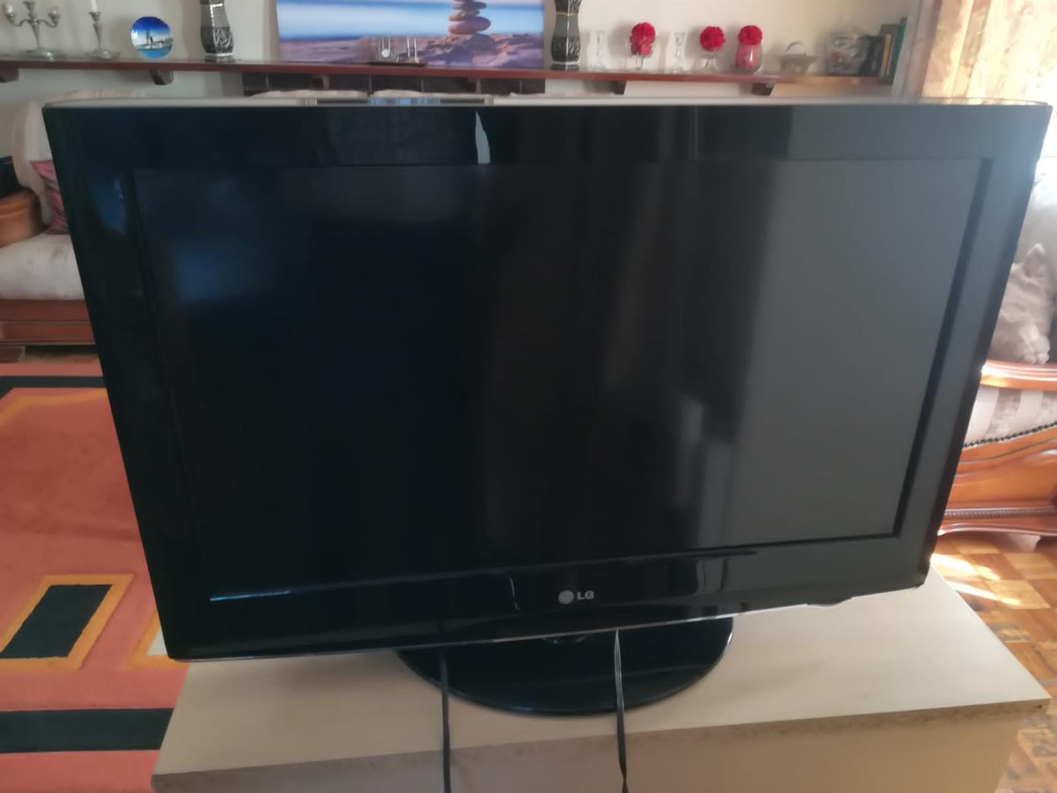 TELEVISION AND ACCESSORIES TELEVISION AND ACCESSORIES